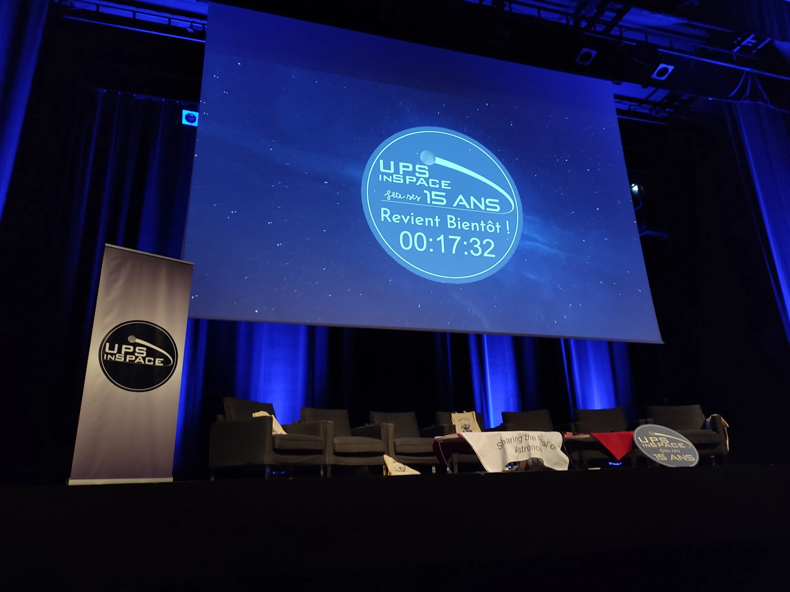 Scène des 15 ans d’UPS in Space, avant l’ouverture au public